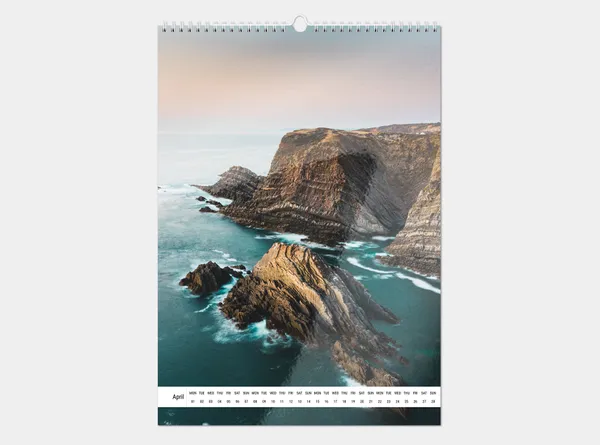 Grosse Kalender mit Fotos auf Fotopapier gestalten  myphotobook